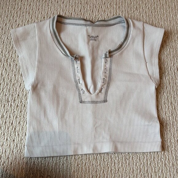 Urban Outfitters Crop Top - Picture 1 of 2
